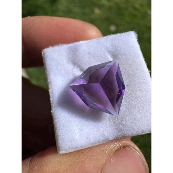 4.04 Amethyst from Rwanda - Cut by Ravenstein Gems - Picture 6 of 7
